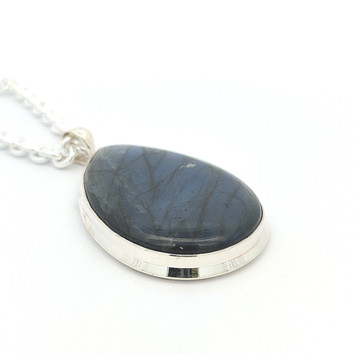 Labradorite Pendant - Constance - boothandbooth