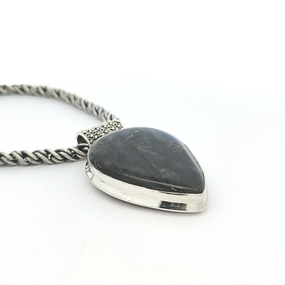 Labradorite Pendant - Margaux - boothandbooth