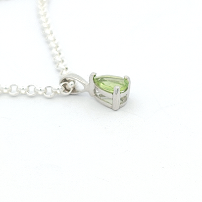 Peridot Pendant - Margherite - boothandbooth