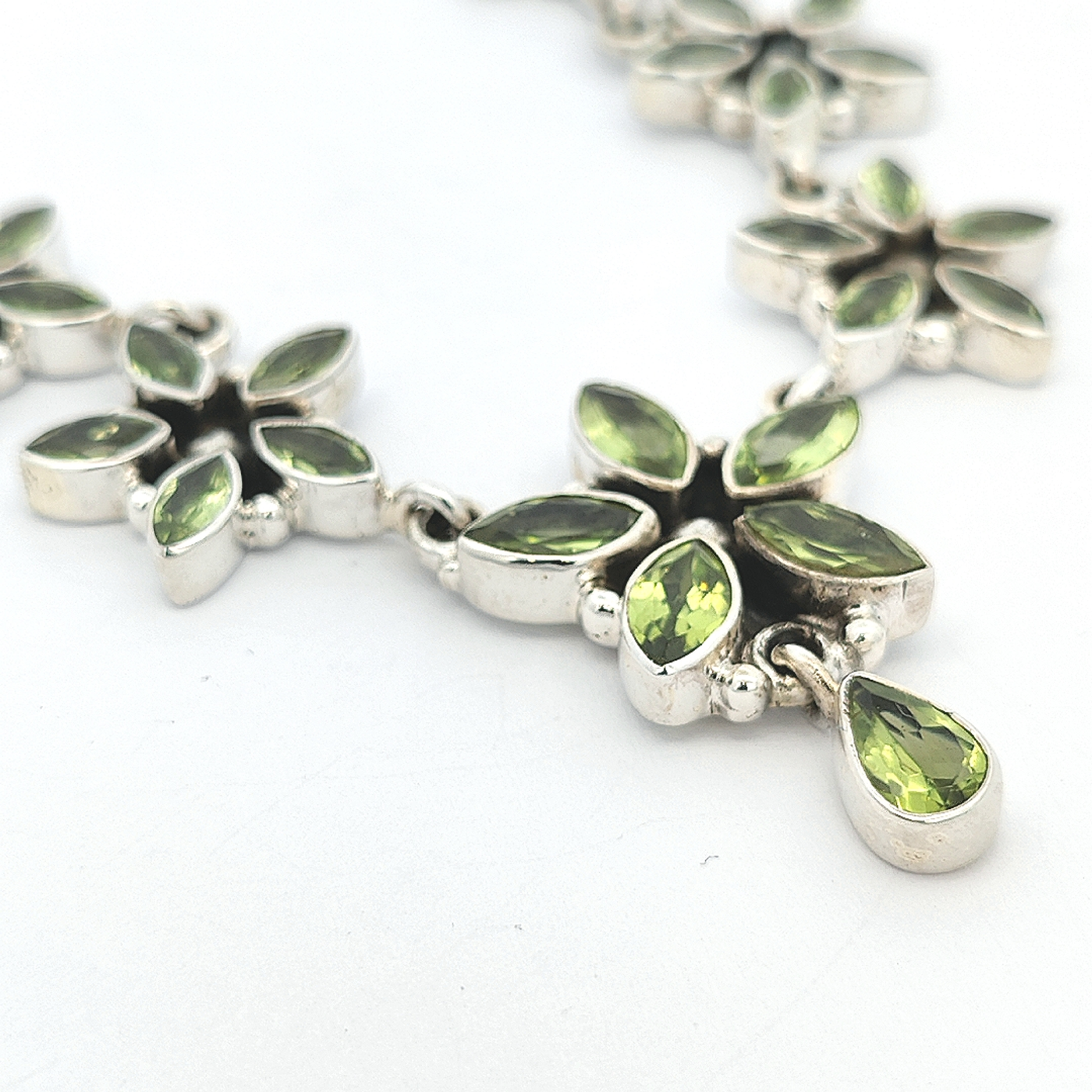 Peridot Star Flower Necklace - Monica - boothandbooth