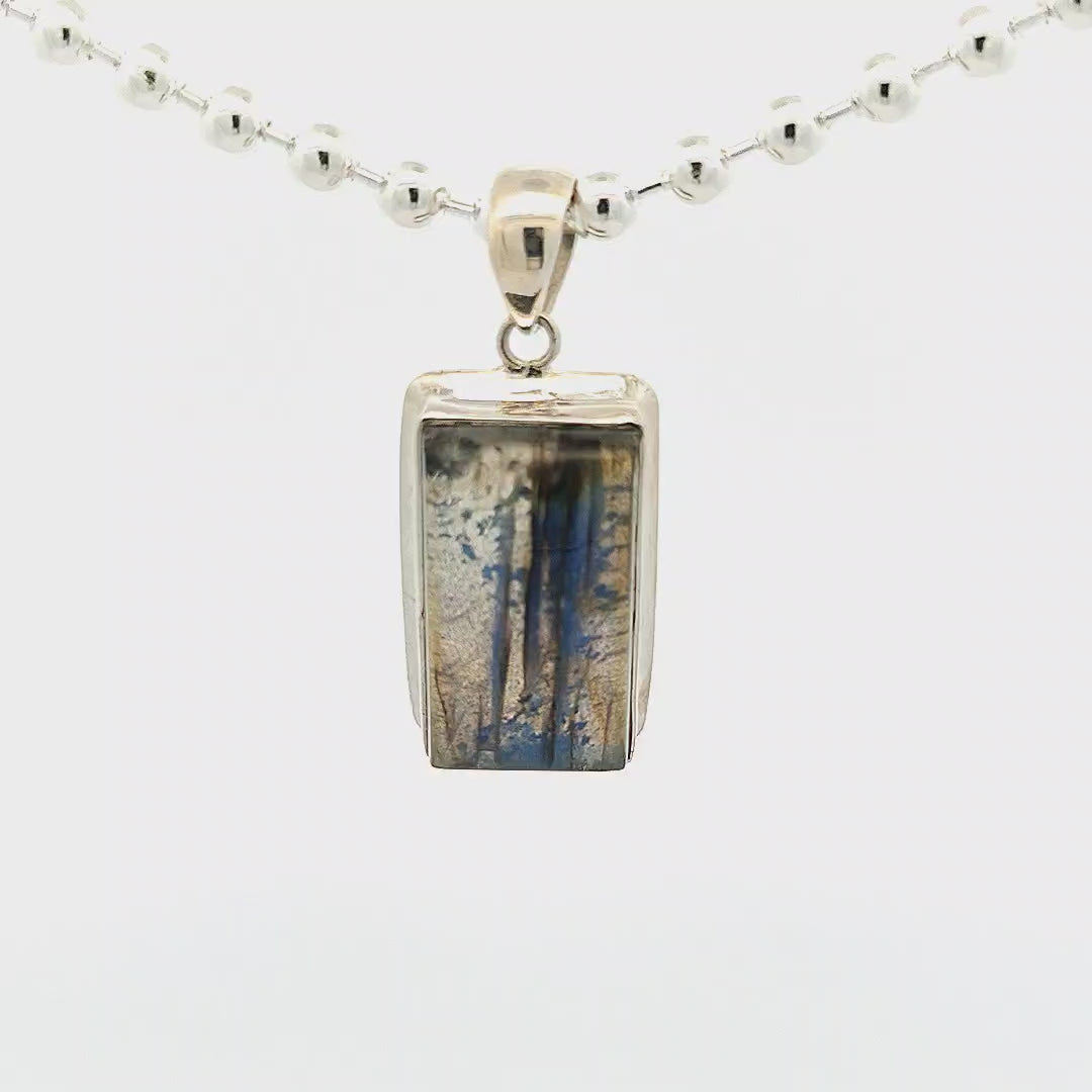 Labradorite Pendant - Anna