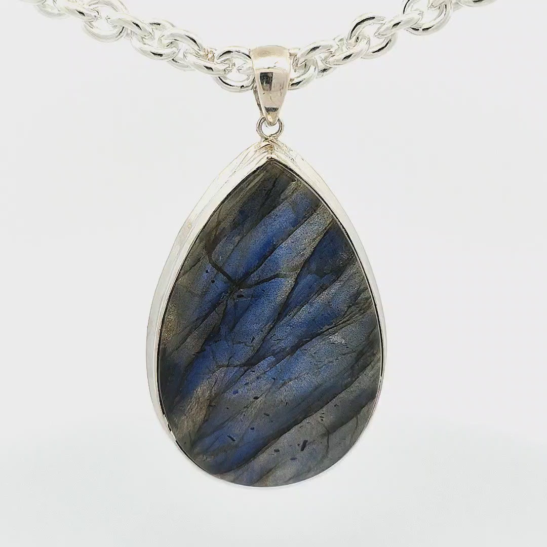 Labradorite Pendant - Constance