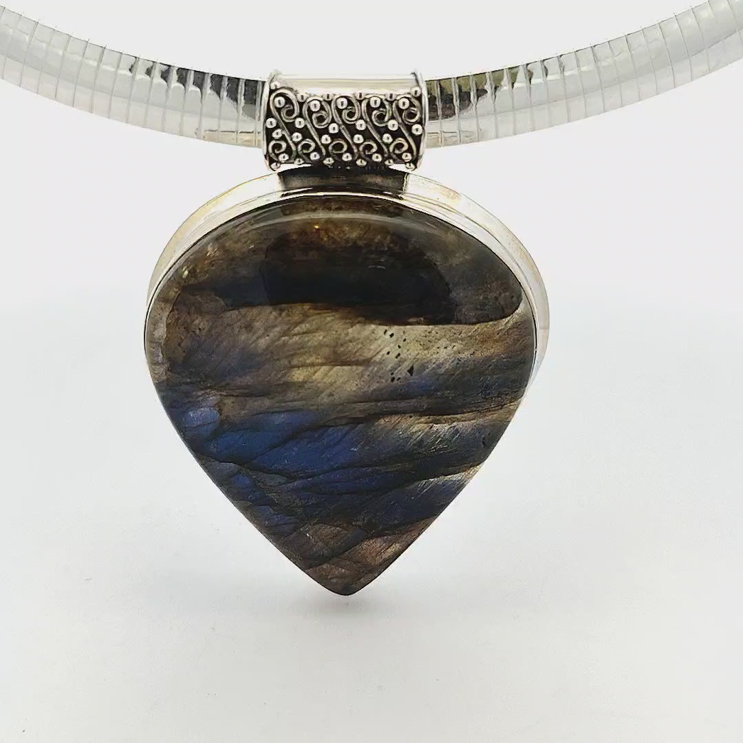 Labradorite Heart Pendant - Sissy